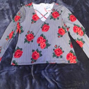 Ultra flirt V-neck shirt